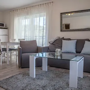 https://apartament-nr-5.szklarskaporebahotels.net