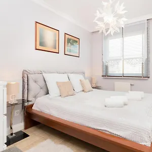 https://apartments-piastowska-185b.sopothotels.com